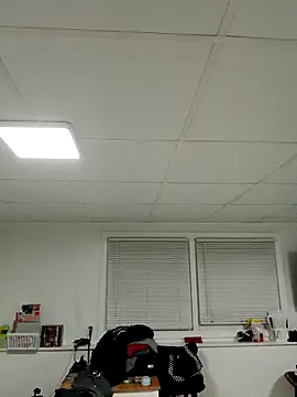 Snapshot of tripping385 chatting on November 20, 9:58 pm tripping385 online show from November 20, 9:58 pm