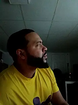 Snapshot of tripping385 chatting on December 16, 3:44 am tripping385 online show from December 16, 3:44 am