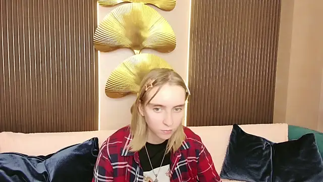 Snapshot of Beverly_Gomes chatting on September 9, 10:04 am Beverly Gomes online show from September 9, 10:04 am