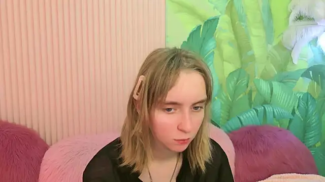 Snapshot of Beverly_Gomes chatting on September 14, 6:23 am Beverly Gomes online show from September 14, 6:23 am