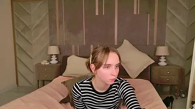 Snapshot of Beverly_Gomes chatting on September 17, 12:51 pm Beverly Gomes online show from September 17, 12:51 pm