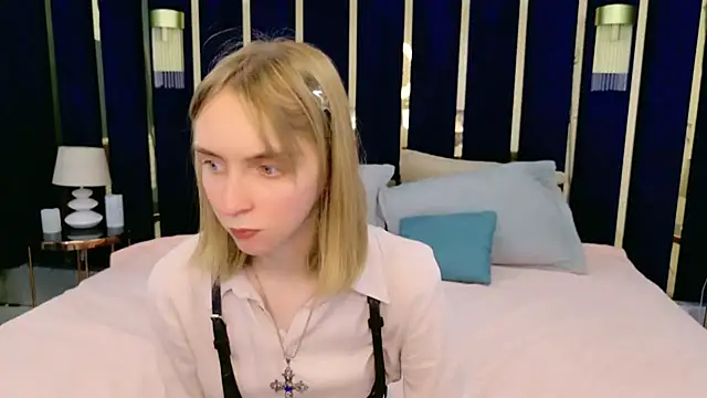 Snapshot of Beverly_Gomes chatting on September 22, 3:47 pm Beverly Gomes online show from September 22, 3:47 pm