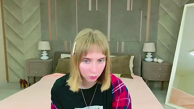 Snapshot of Beverly_Gomes chatting on September 25, 3:38 pm Beverly Gomes online show from September 25, 3:38 pm