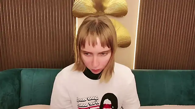 Snapshot of Beverly_Gomes chatting on September 27, 10:42 am Beverly Gomes online show from September 27, 10:42 am