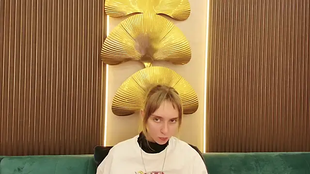 Snapshot of Beverly_Gomes chatting on October 2, 5:58 am Beverly Gomes online show from October 2, 5:58 am