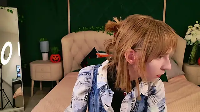 Snapshot of Beverly_Gomes chatting on October 20, 3:56 pm Beverly Gomes online show from October 20, 3:56 pm