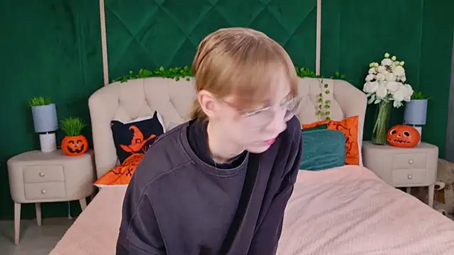 Snapshot of Beverly_Gomes chatting on October 27, 6:39 am Beverly Gomes online show from October 27, 6:39 am