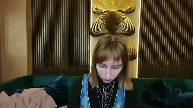 Snapshot of Beverly_Gomes chatting on November 22, 3:55 pm Beverly Gomes online show from November 22, 3:55 pm