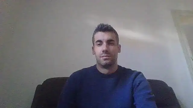 JulioIsHere4you online show from October 18, 10:27 am