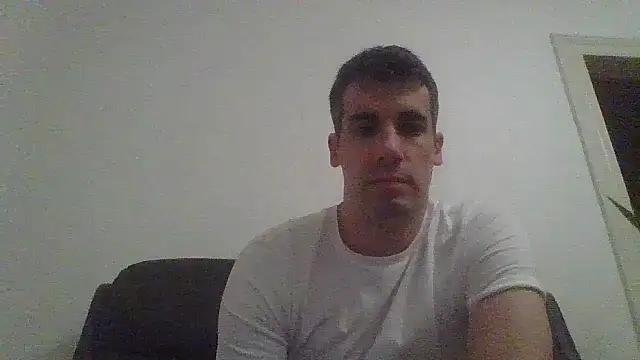 Snapshot of JulioIsHere4you chatting on November 1, 5:42 am JulioIsHere4you online show from November 1, 5:42 am