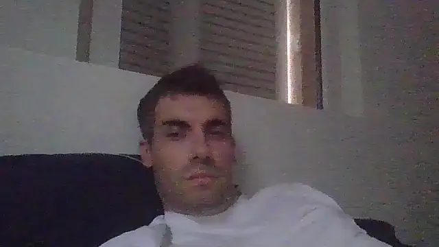 Snapshot of JulioIsHere4you chatting on November 8, 9:09 am JulioIsHere4you online show from November 8, 9:09 am