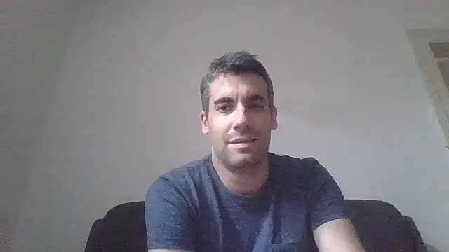 Snapshot of JulioIsHere4you chatting on November 10, 10:58 am JulioIsHere4you online show from November 10, 10:58 am