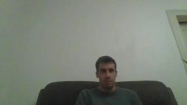 Snapshot of JulioIsHere4you chatting on November 29, 12:13 am JulioIsHere4you online show from November 29, 12:13 am