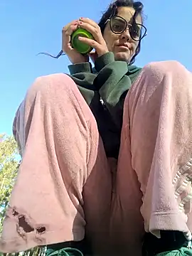 Snapshot of Almendrasexy chatting on October 25, 8:47 pm Almendrasexy online show from October 25, 8:47 pm