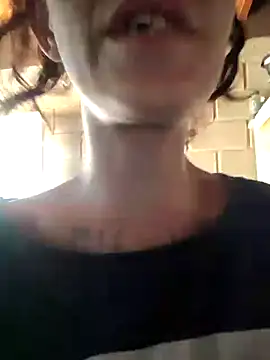 Snapshot of Almendrasexy chatting on October 26, 4:13 pm Almendrasexy online show from October 26, 4:13 pm