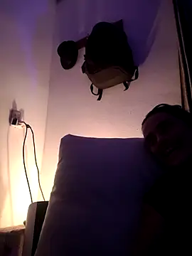 Snapshot of Almendrasexy chatting on November 23, 12:43 am Almendrasexy online show from November 23, 12:43 am