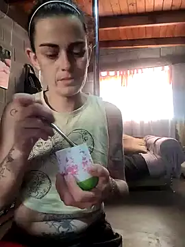 Snapshot of Almendrasexy chatting on November 25, 11:32 am Almendrasexy online show from November 25, 11:32 am