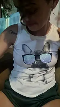 Snapshot of Almendrasexy chatting on December 16, 4:17 am Almendrasexy online show from December 16, 4:17 am