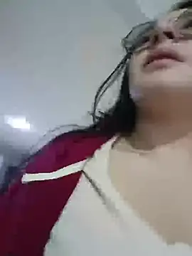 Bella Sumers online show from April 17, 6:44 pm