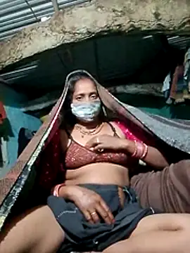 Snapshot of CUTE-004 chatting on November 18, 4:00 pm CUTE-004 online show from November 18, 4:00 pm