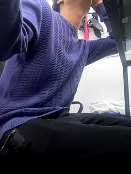 StevenHumps online show from October 2, 3:57 am