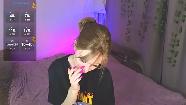 Snapshot of Angel_Elis_ chatting on September 21, 6:53 pm Angel Elis online show from September 21, 6:53 pm