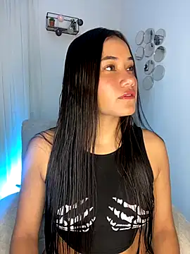 Snapshot of AlisxxnFx chatting on November 15, 3:59 am AlisxxnFx online show from November 15, 3:59 am