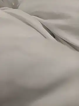 Snapshot of Winter86mark chatting on November 22, 1:48 am Winter86mark online show from November 22, 1:48 am