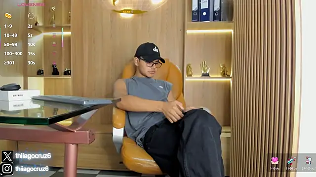 Tthiago cruz online show from September 12, 9:04 pm