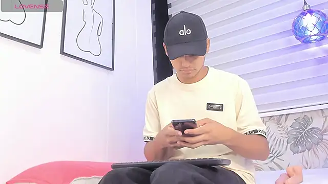 Tthiago cruz online show from September 24, 1:53 am