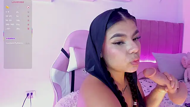 Snapshot of AliceThundeer chatting on September 24, 4:27 am AliceThundeer online show from September 24, 4:27 am