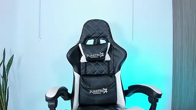 Nickyblazze  online show from September 10, 1:22 pm