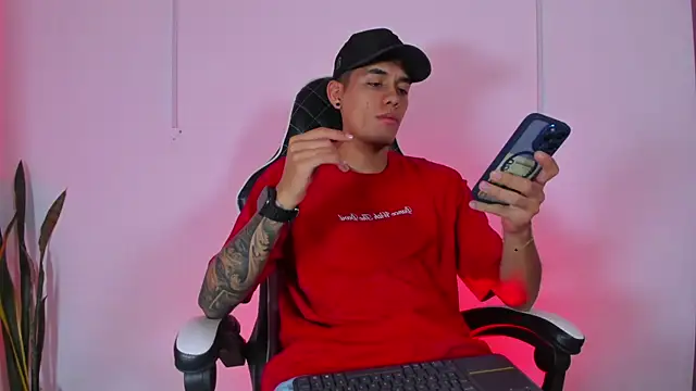 Nickyblazze  online show from September 28, 11:32 pm