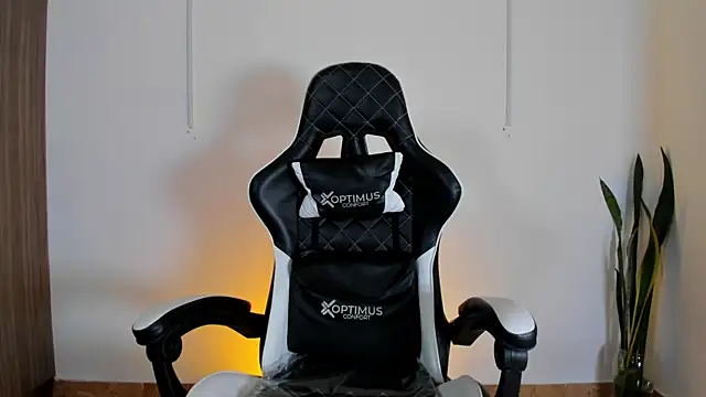 Nickyblazze  online show from October 1, 12:33 pm