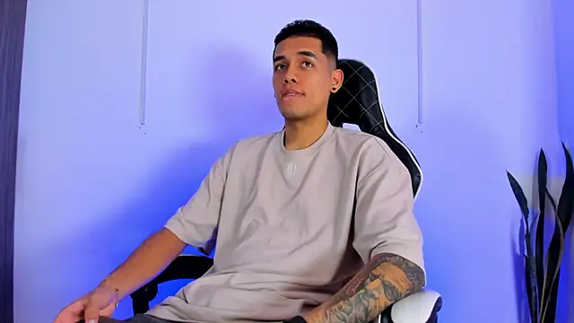 Nickyblazze  online show from October 2, 12:12 pm