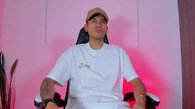 Nickyblazze  online show from October 11, 12:04 pm