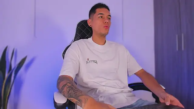 Nickyblazze  online show from October 20, 12:05 pm