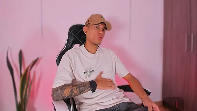 Nickyblazze  online show from October 23, 12:37 pm