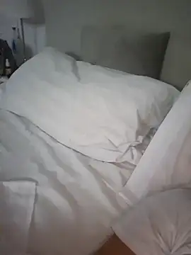 angeldevil0404 online show from November 3, 4:14 am