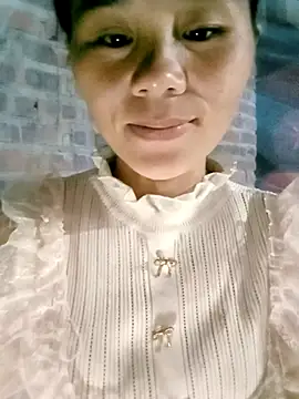 Snapshot of Suni2345 chatting on October 16, 2:18 pm Suni2345 online show from October 16, 2:18 pm