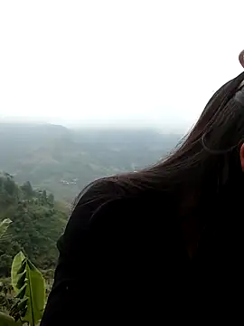 Snapshot of Suni2345 chatting on October 31, 1:50 am Suni2345 online show from October 31, 1:50 am