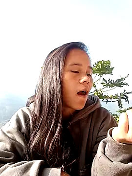 Snapshot of Suni2345 chatting on December 2, 1:55 am Suni2345 online show from December 2, 1:55 am