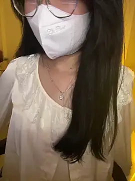 Snapshot of Ngoc_Quynh_18 chatting on September 22, 3:58 pm Ngoc Quynh 18 online show from September 22, 3:58 pm