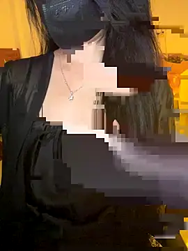 Snapshot of Ngoc_Quynh_18 chatting on October 8, 4:15 pm Ngoc Quynh 18 online show from October 8, 4:15 pm