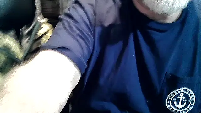 Snapshot of georgew62 chatting on September 23, 2:58 am georgew62 online show from September 23, 2:58 am