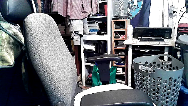 Snapshot of georgew62 chatting on November 23, 2:22 am georgew62 online show from November 23, 2:22 am