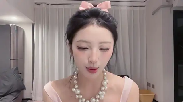 Snapshot of ZhaoZhao-ZM chatting on October 3, 12:57 pm ZhaoZhao-ZM online show from October 3, 12:57 pm