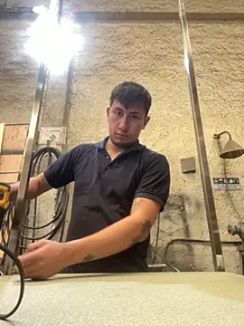 True Di online show from December 22, 3:42 pm