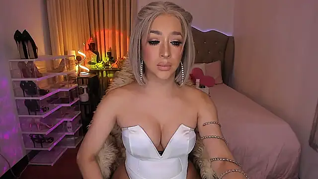 Dream Goddess online show from January 17, 10:42 am