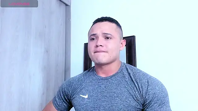 Snapshot of KingLevi01 chatting on September 25, 11:08 pm KingLevi01 online show from September 25, 11:08 pm